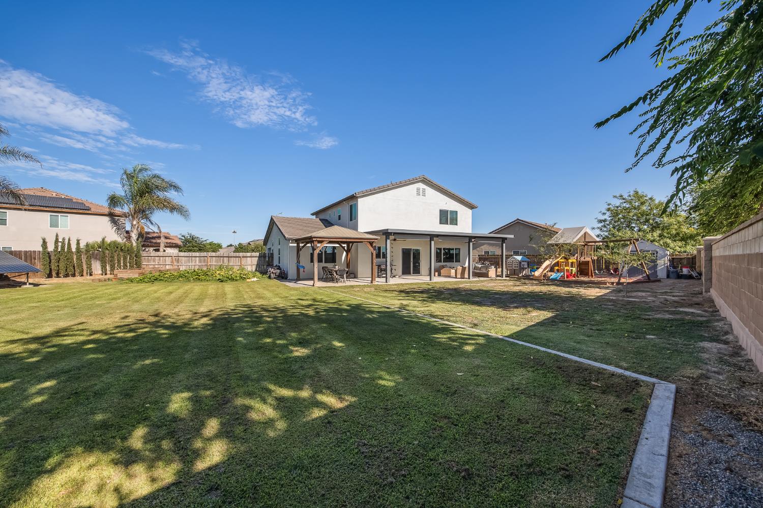 2476 N Riesling Ave, Hanford, CA 93230