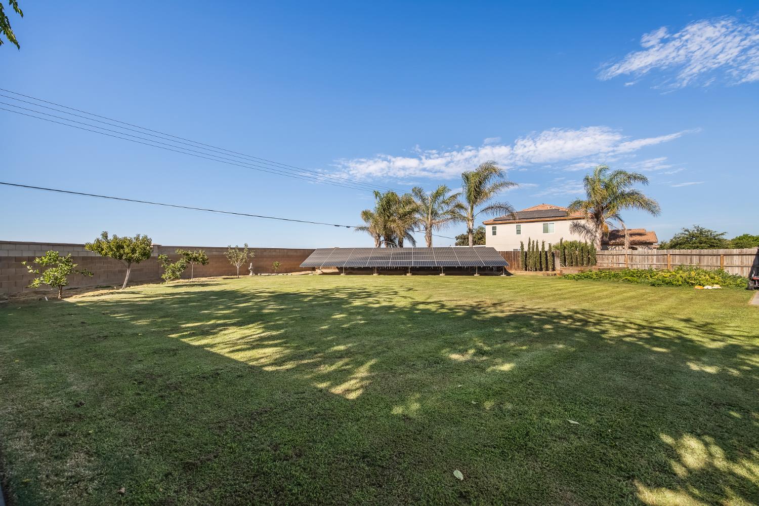 2476 N Riesling Ave, Hanford, CA 93230