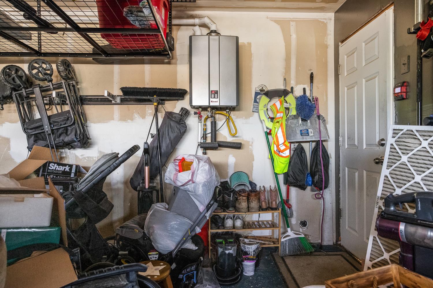 2476 N Riesling Ave, Hanford, CA 93230