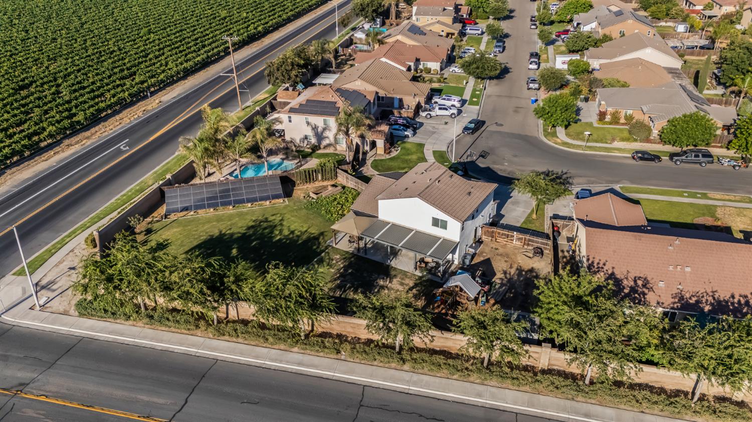 2476 N Riesling Ave, Hanford, CA 93230