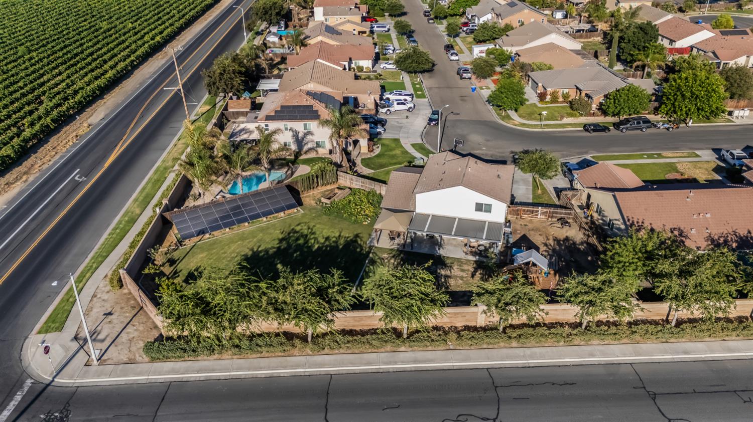 2476 N Riesling Ave, Hanford, CA 93230