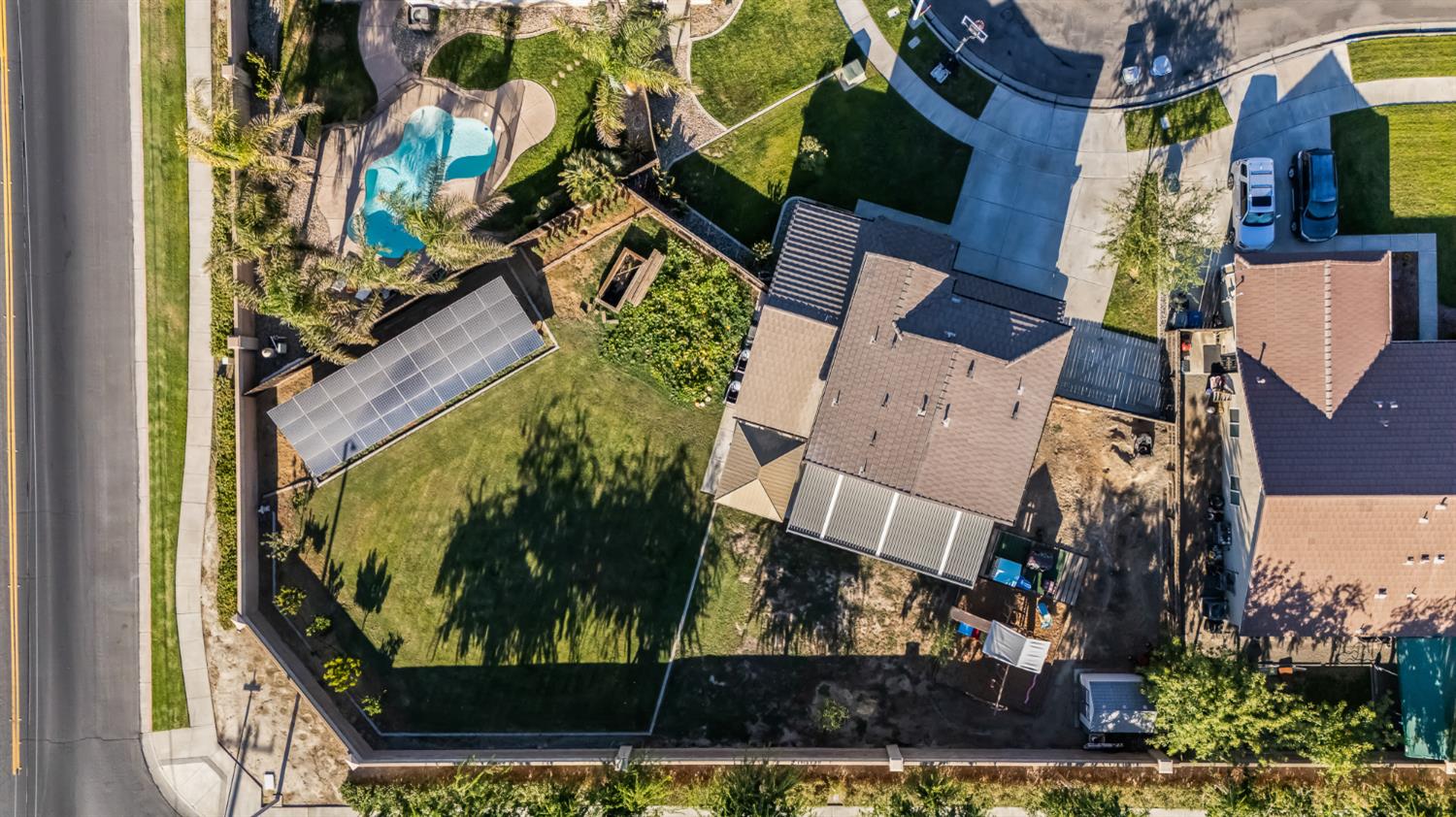 2476 N Riesling Ave, Hanford, CA 93230