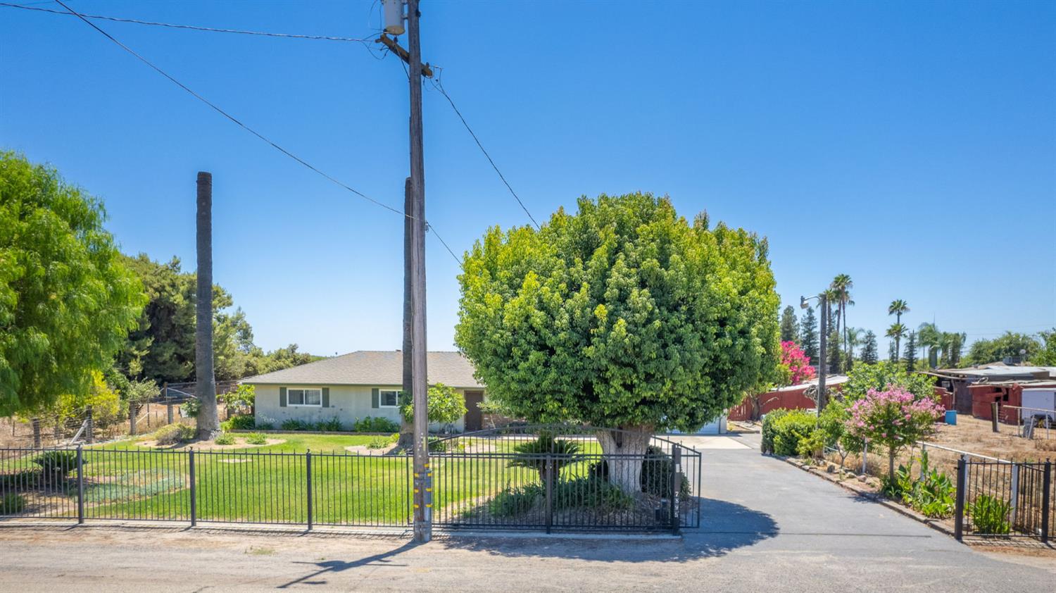 7895 W Mckinley Ave, Fresno, CA 93723