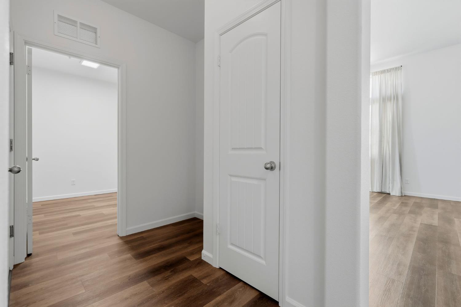1361 Hoover Way, Hanford, CA 93230