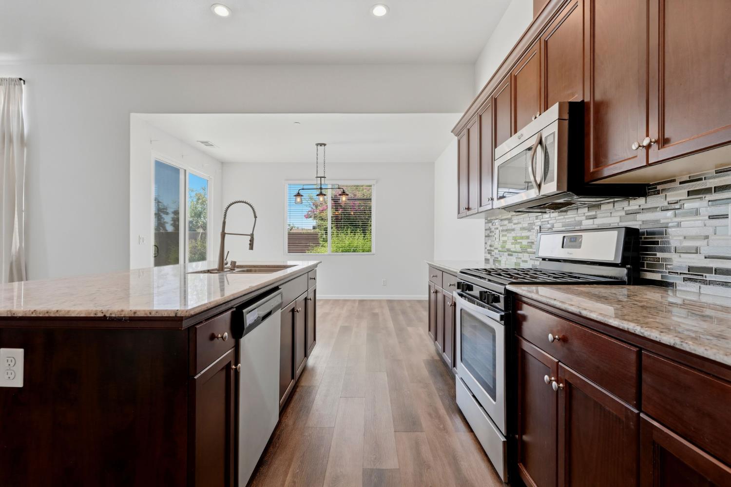 1361 Hoover Way, Hanford, CA 93230