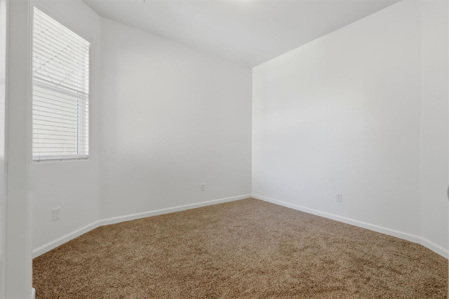 1361 Hoover Way, Hanford, CA 93230