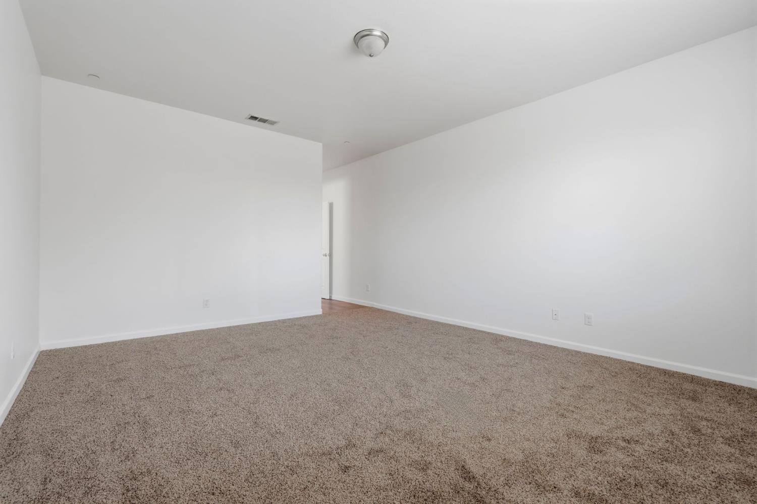 1361 Hoover Way, Hanford, CA 93230
