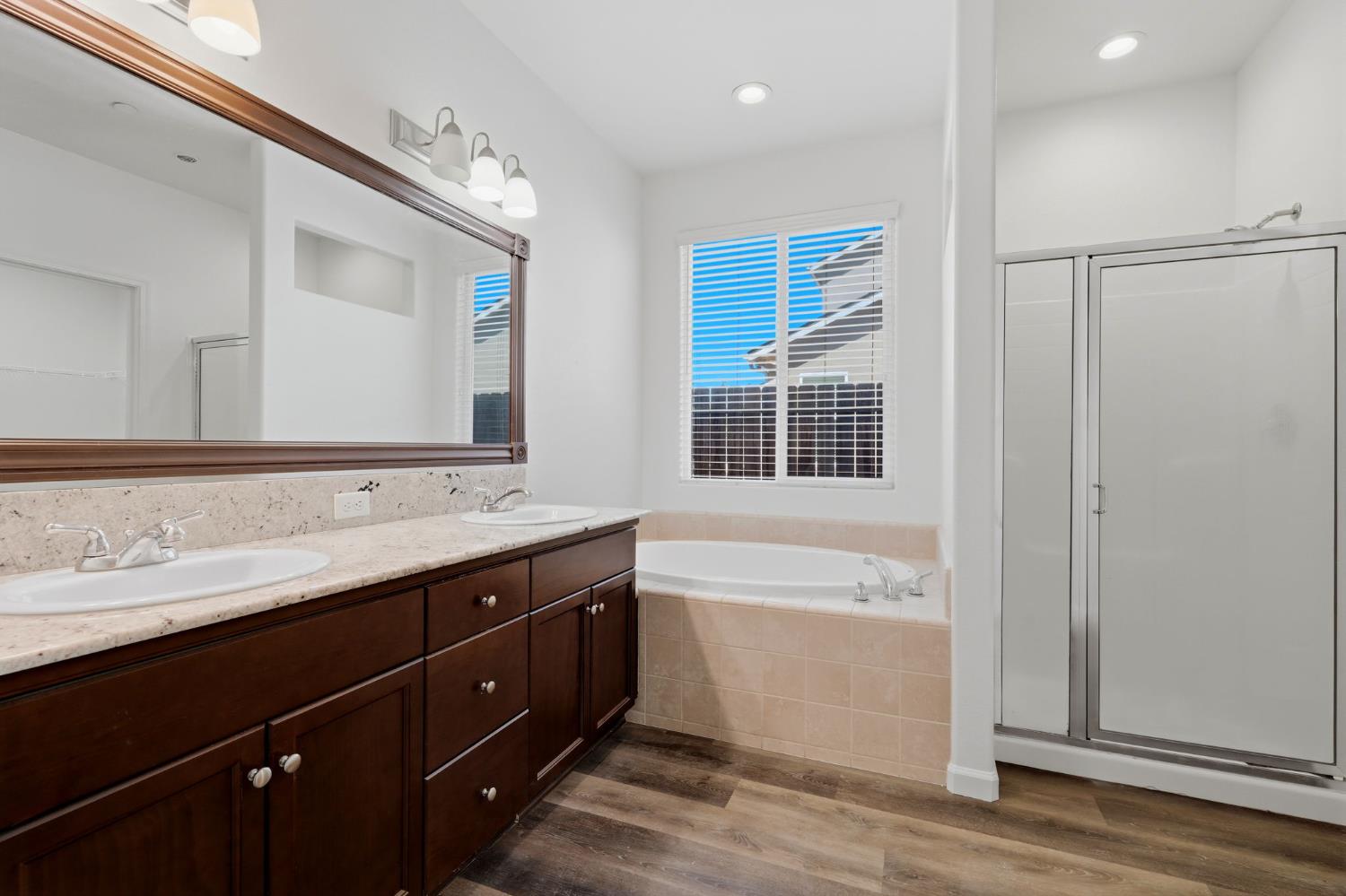 1361 Hoover Way, Hanford, CA 93230