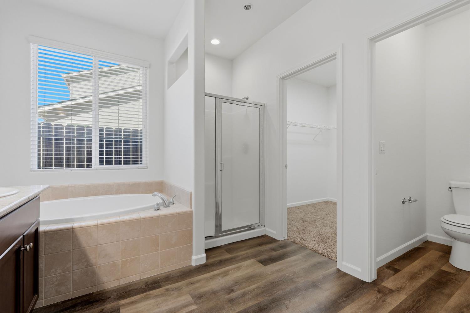 1361 Hoover Way, Hanford, CA 93230