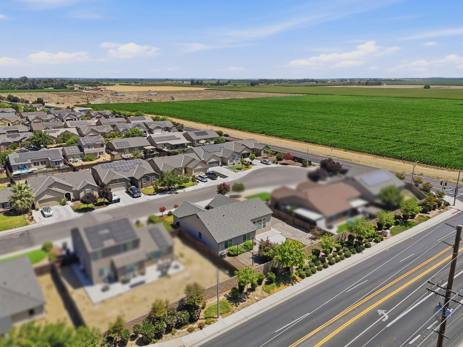 1361 Hoover Way, Hanford, CA 93230