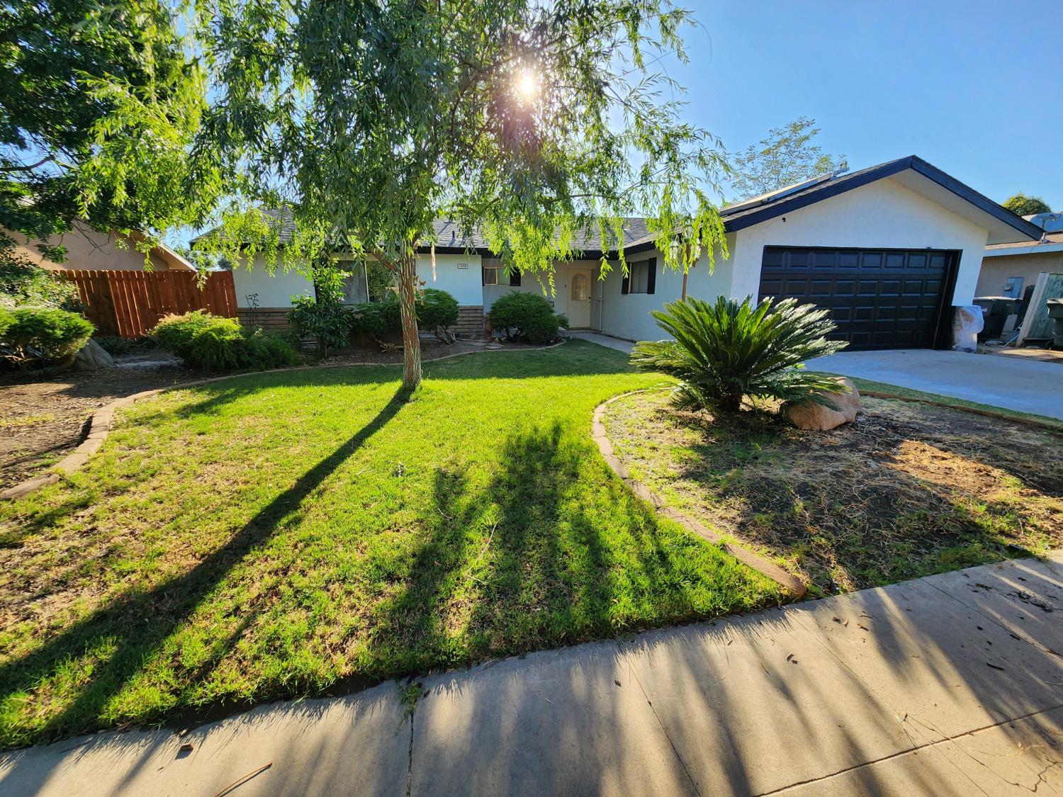 215 N Sylmar Ave, Fresno, CA 93727