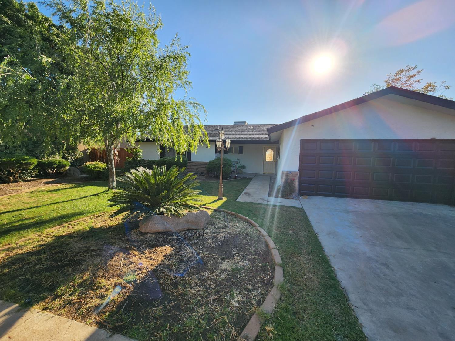 215 N Sylmar Ave, Fresno, CA 93727