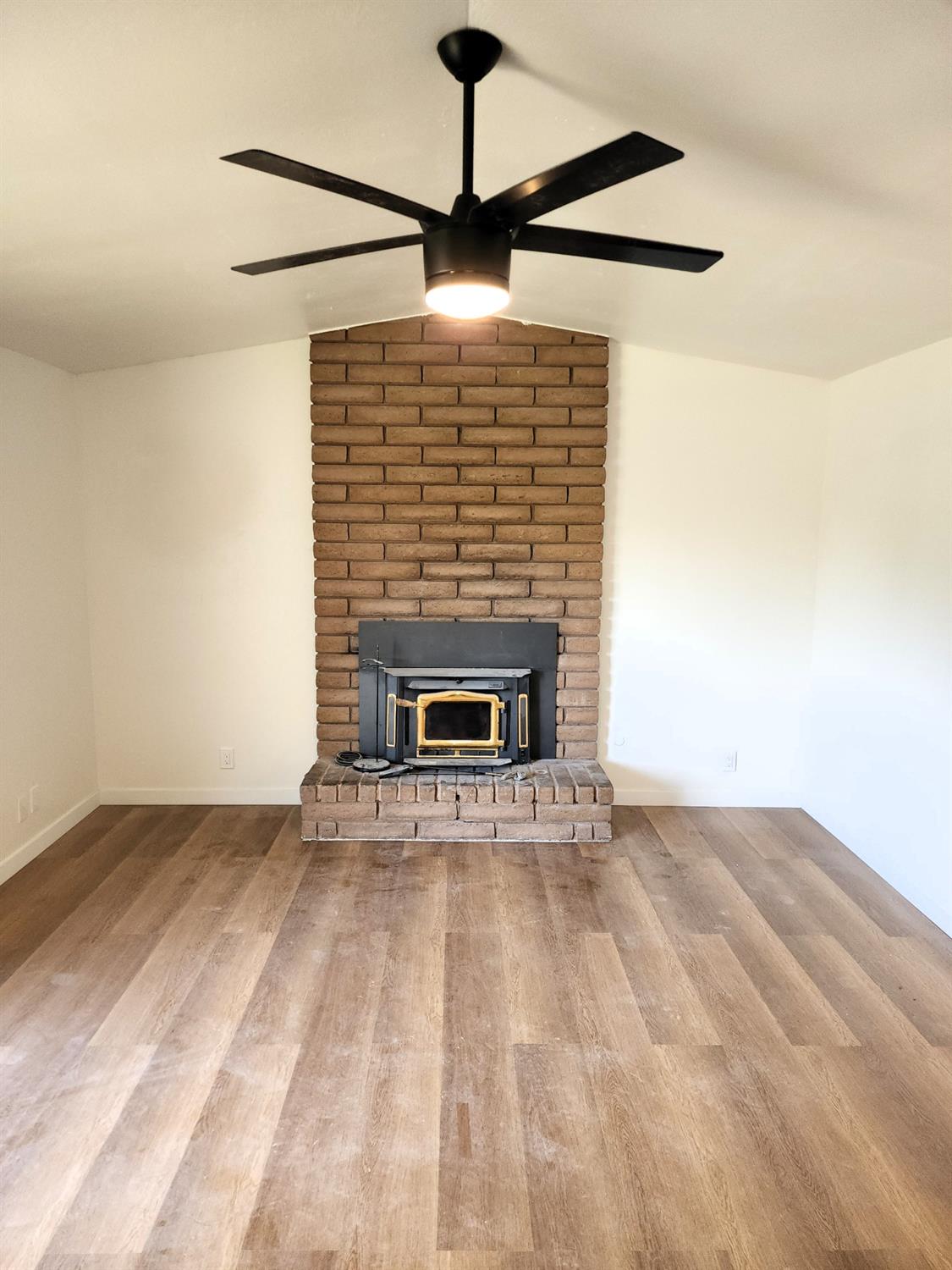 215 N Sylmar Ave, Fresno, CA 93727