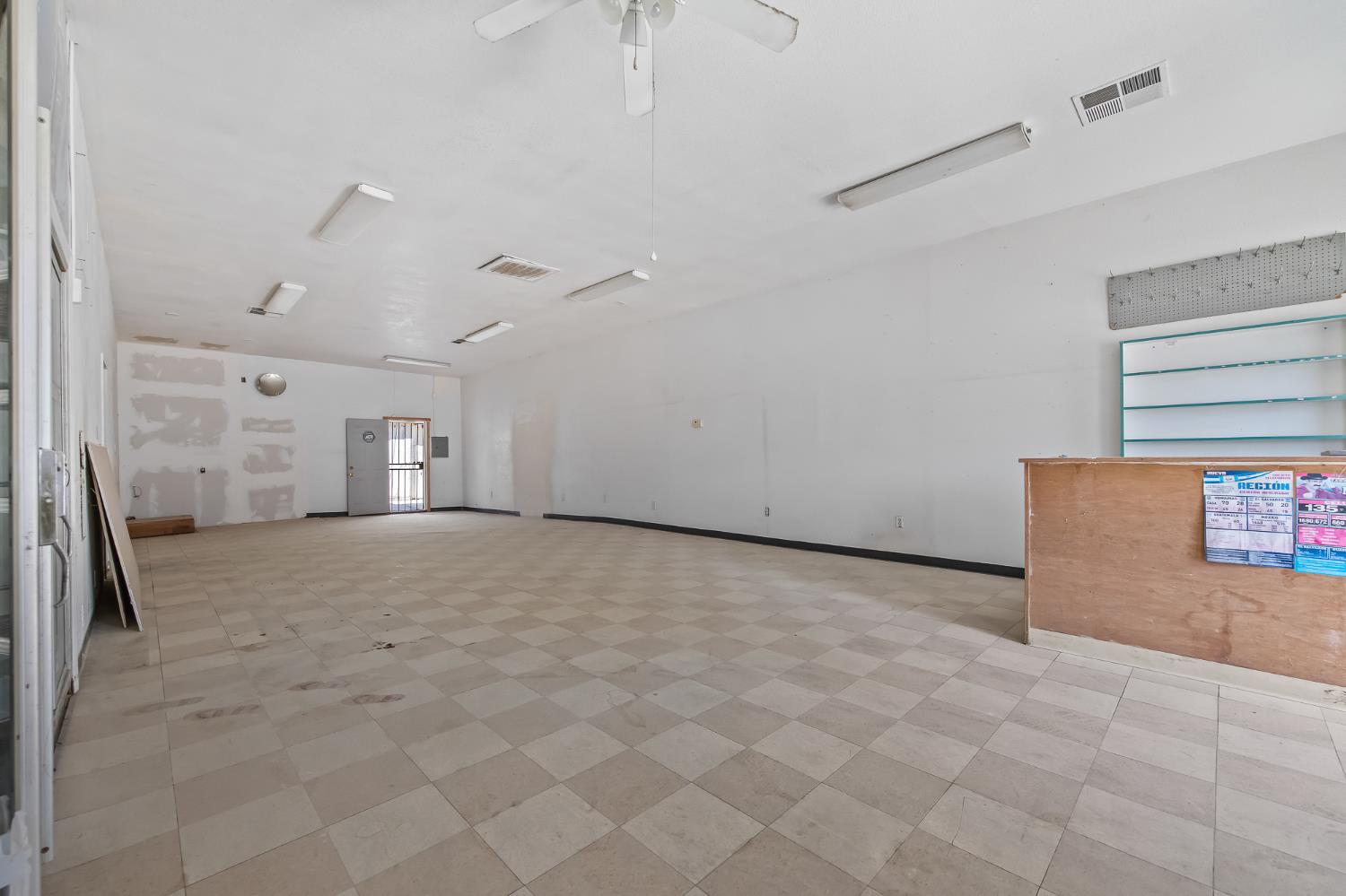 10791 E Pismo Ave, Del Rey, CA 93616