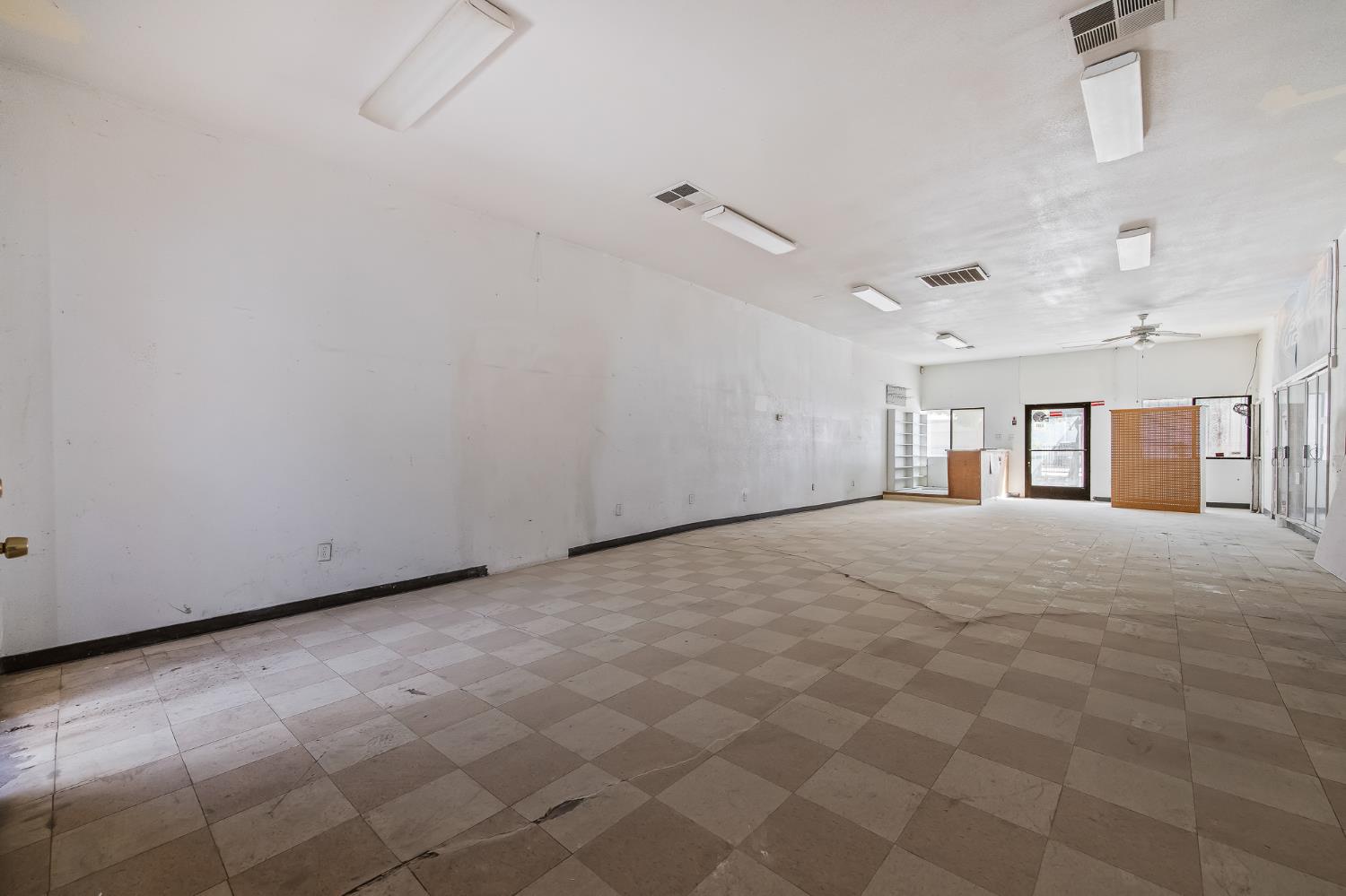 10791 E Pismo Ave, Del Rey, CA 93616