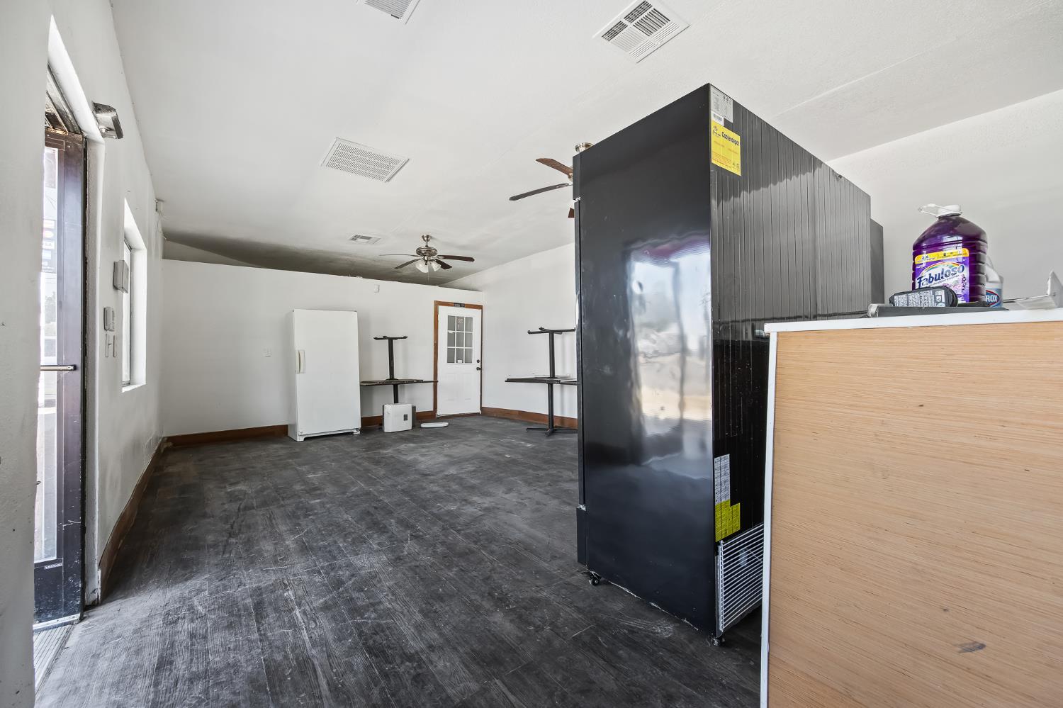 10791 E Pismo Ave, Del Rey, CA 93616