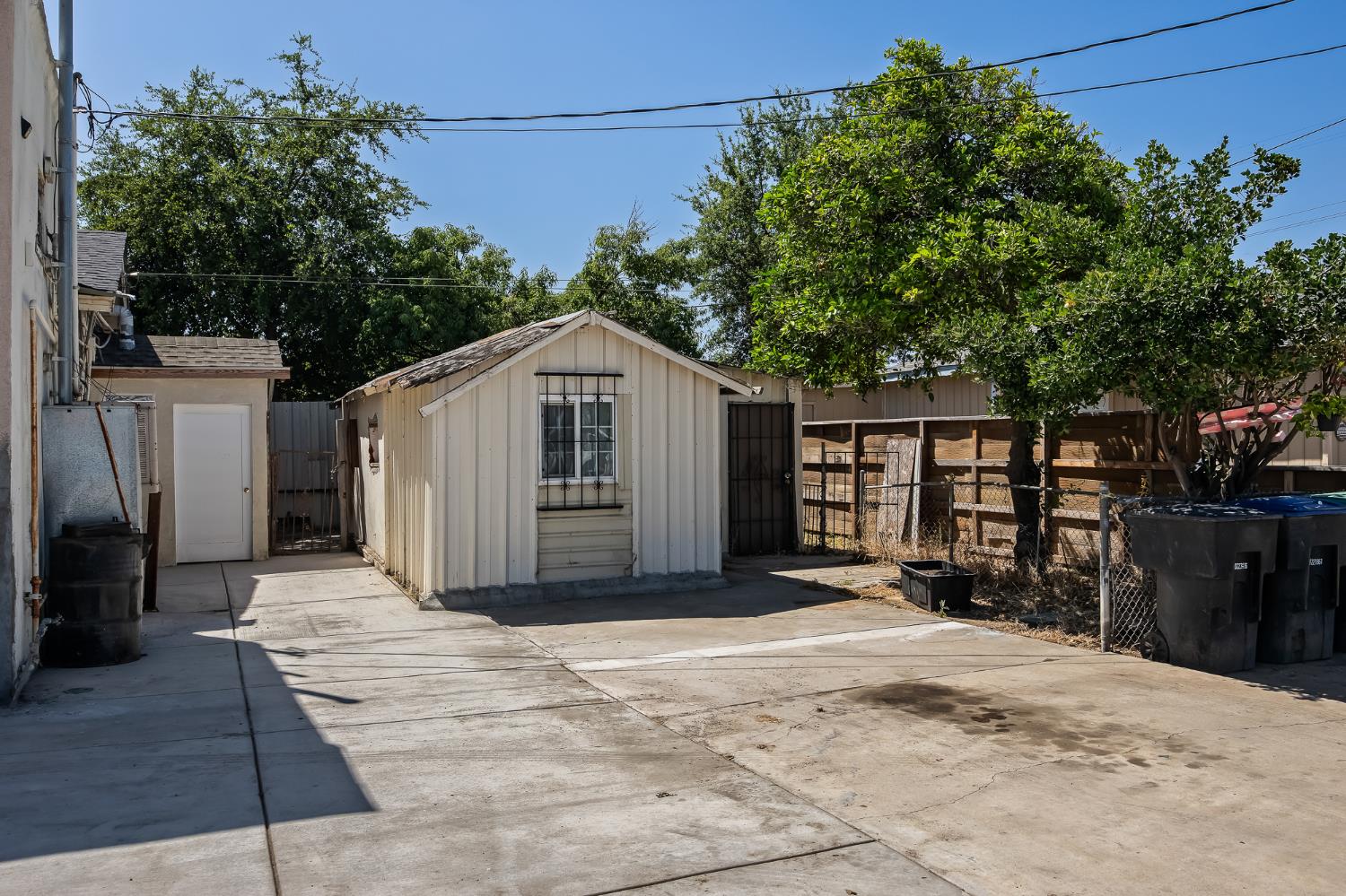 10791 E Pismo Ave, Del Rey, CA 93616
