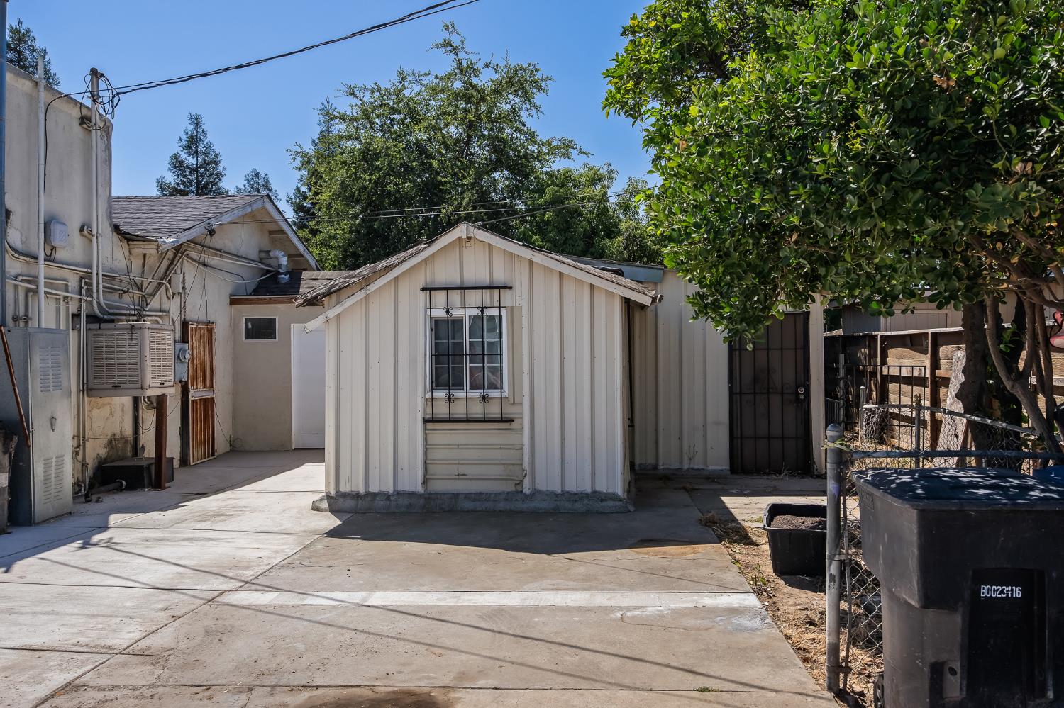10791 E Pismo Ave, Del Rey, CA 93616