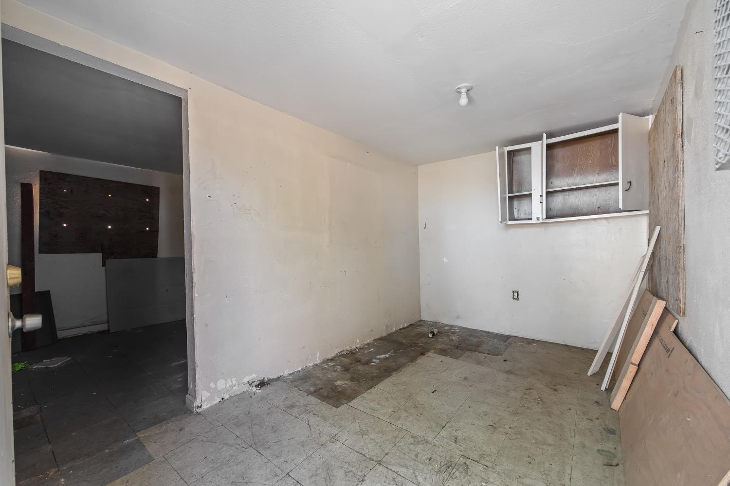 10791 E Pismo Ave, Del Rey, CA 93616