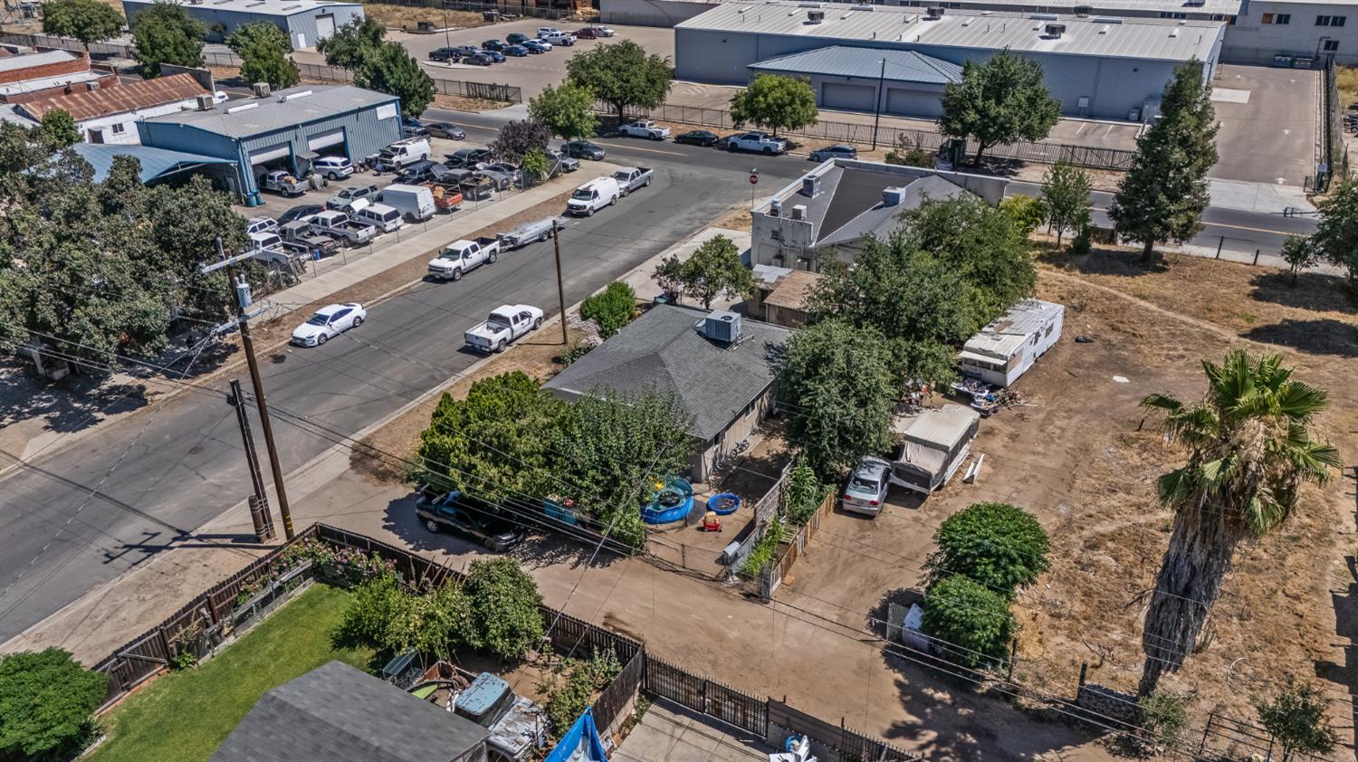 10791 E Pismo Ave, Del Rey, CA 93616