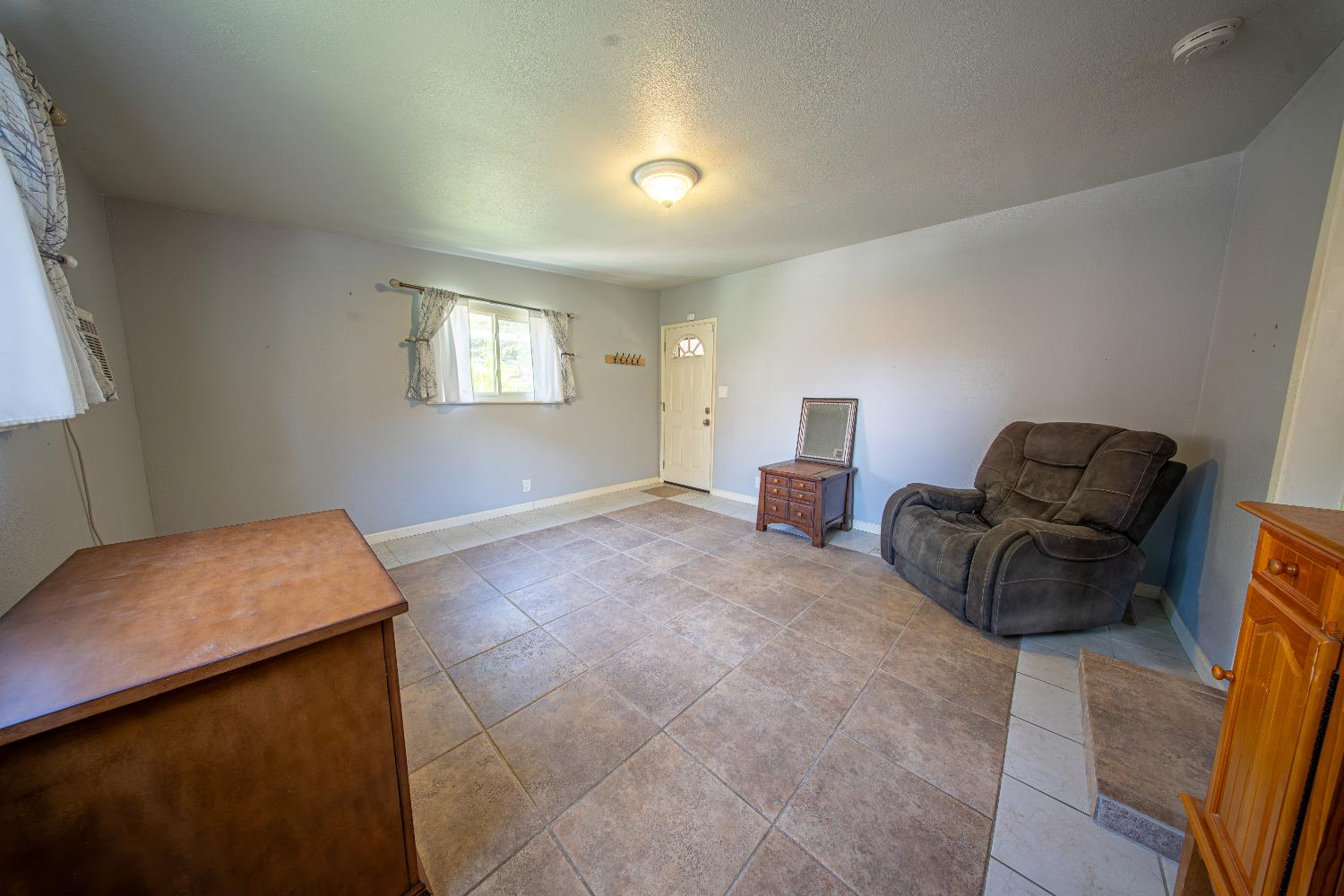 1370 N Van Ness Ave, Fresno, CA 93728