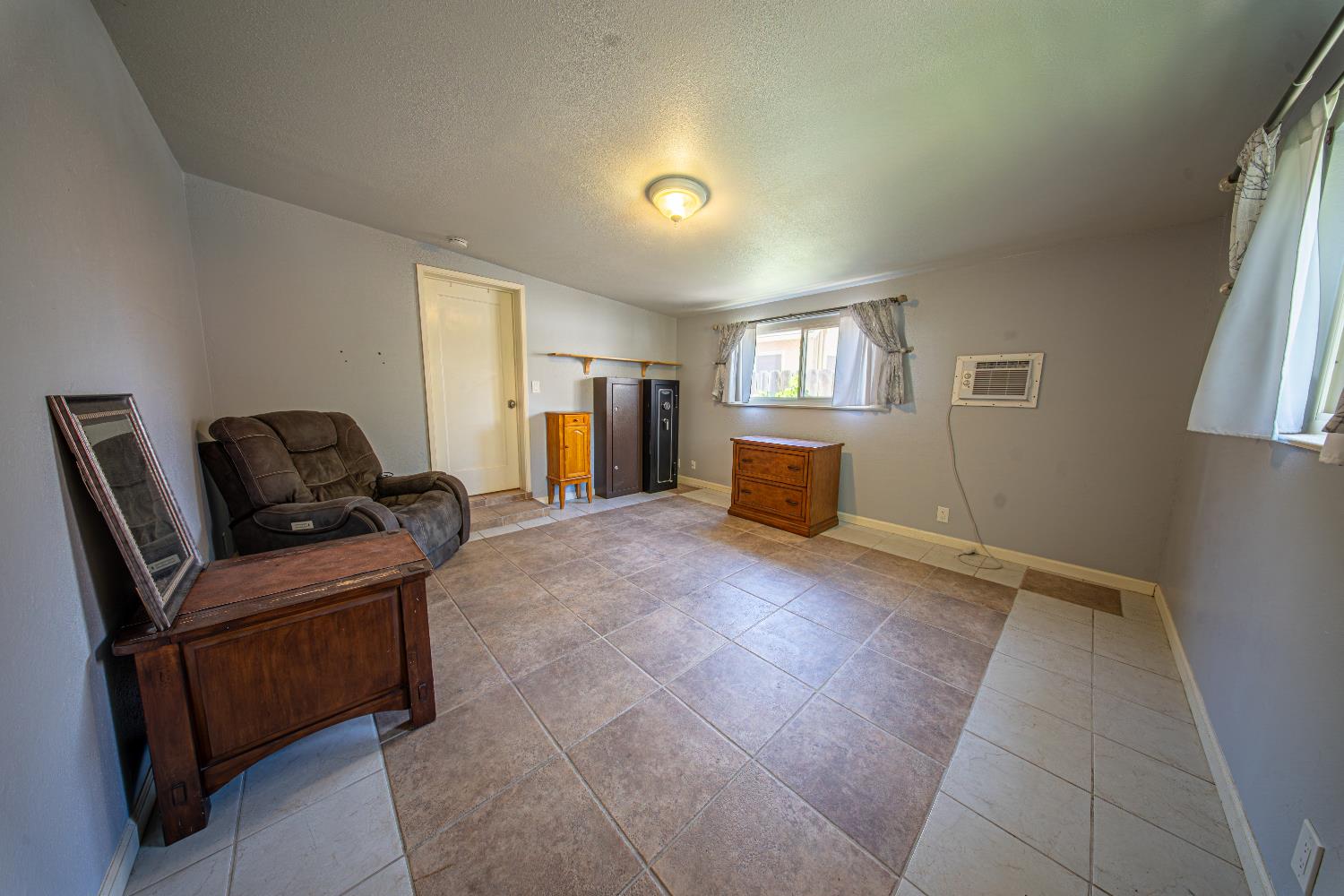 1370 N Van Ness Ave, Fresno, CA 93728