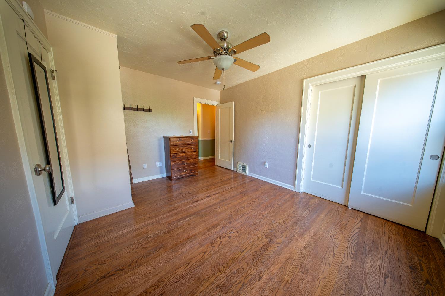 1370 N Van Ness Ave, Fresno, CA 93728