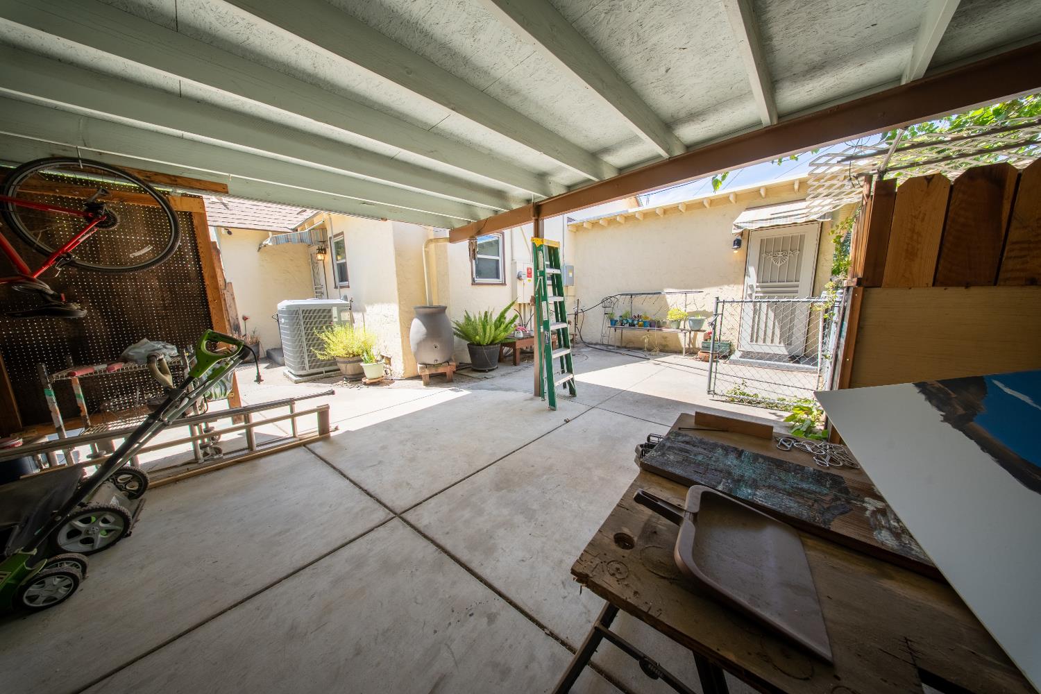 1370 N Van Ness Ave, Fresno, CA 93728