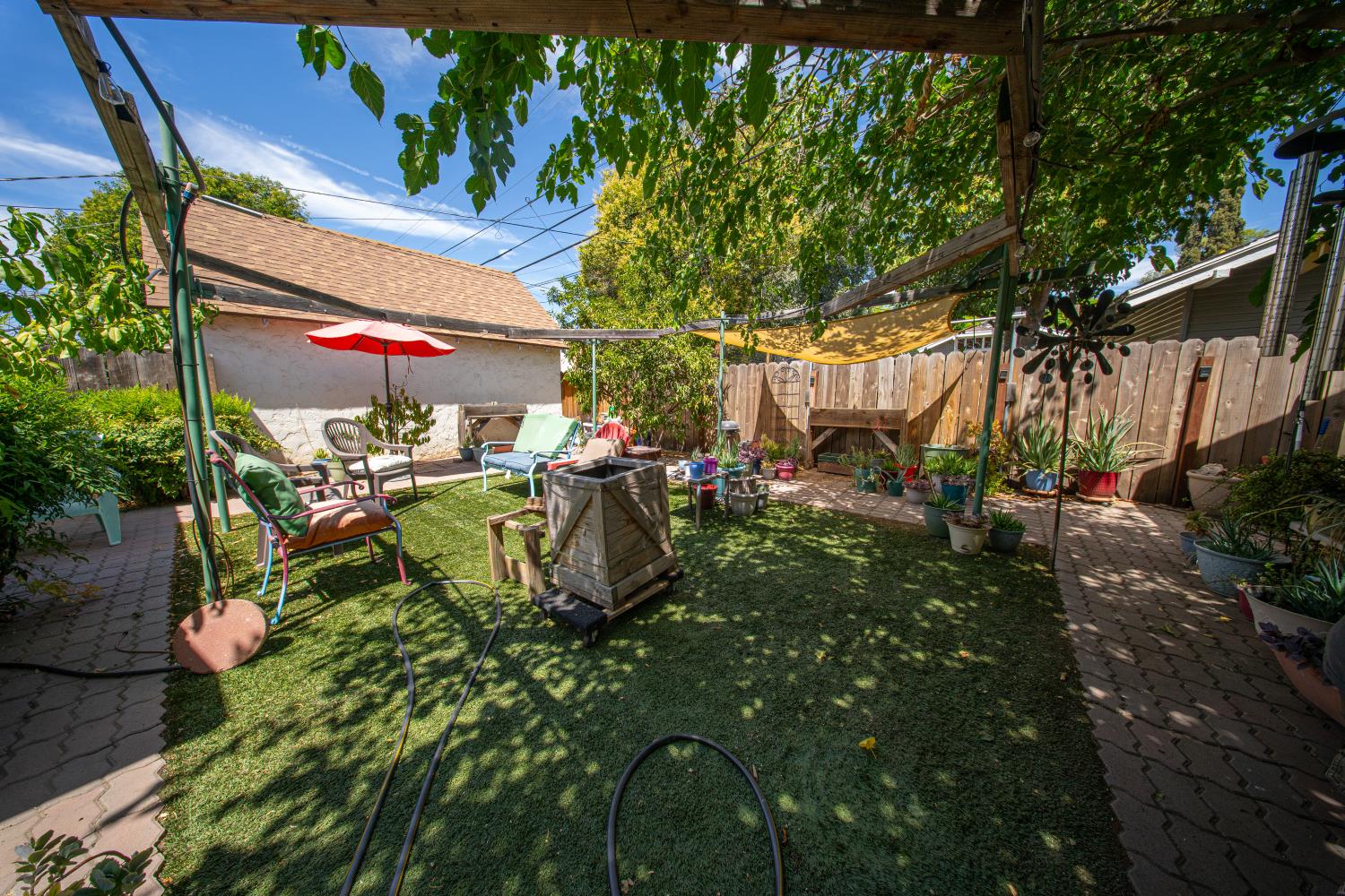 1370 N Van Ness Ave, Fresno, CA 93728