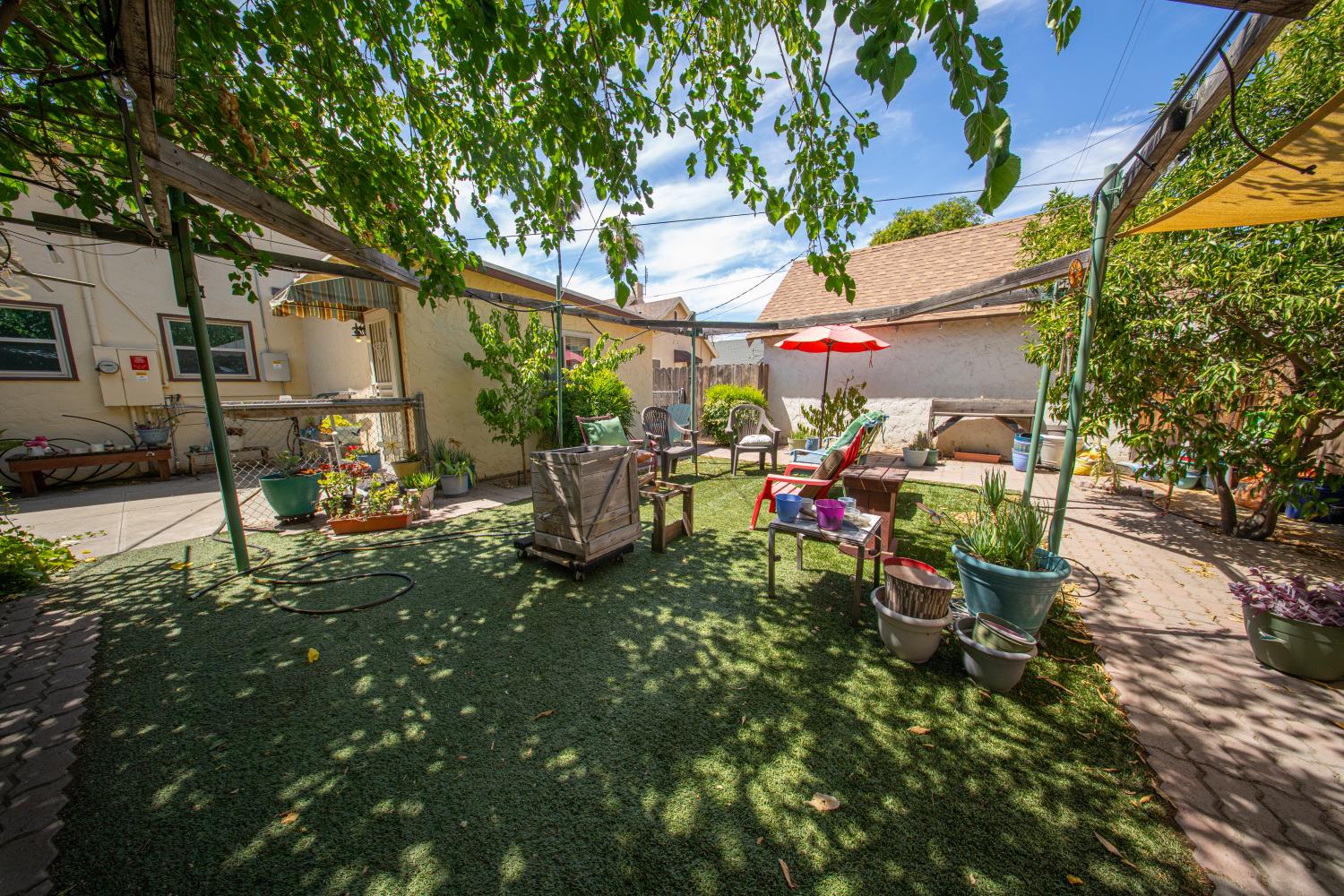 1370 N Van Ness Ave, Fresno, CA 93728