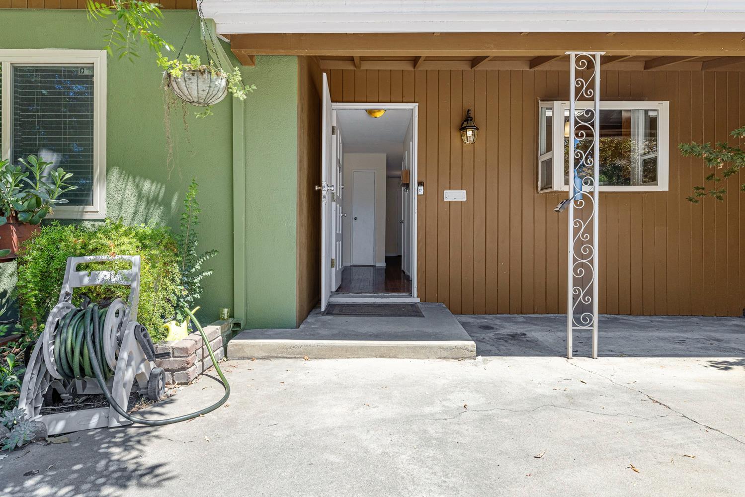 606 W Rialto Ave, Fresno, CA 93705