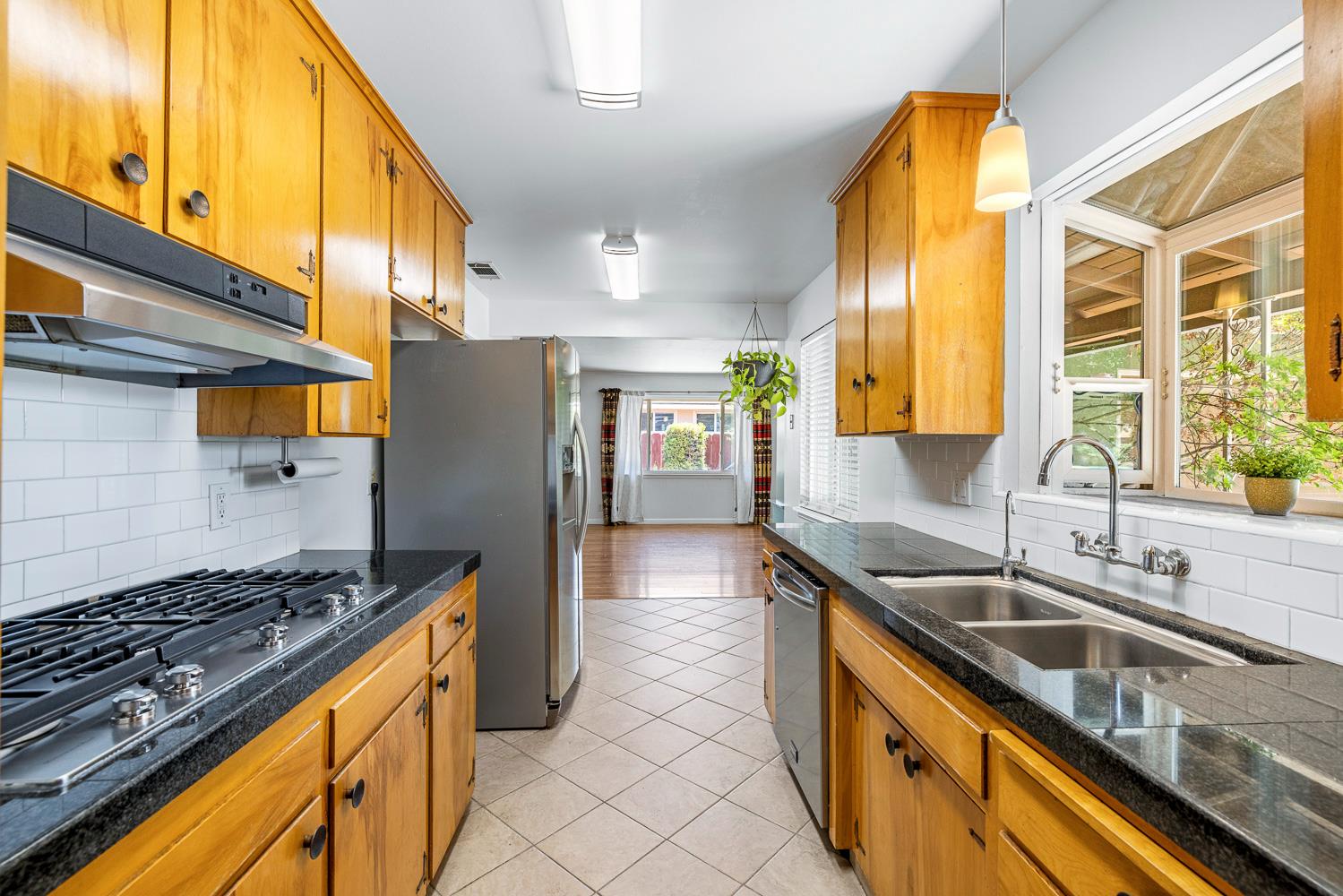 606 W Rialto Ave, Fresno, CA 93705