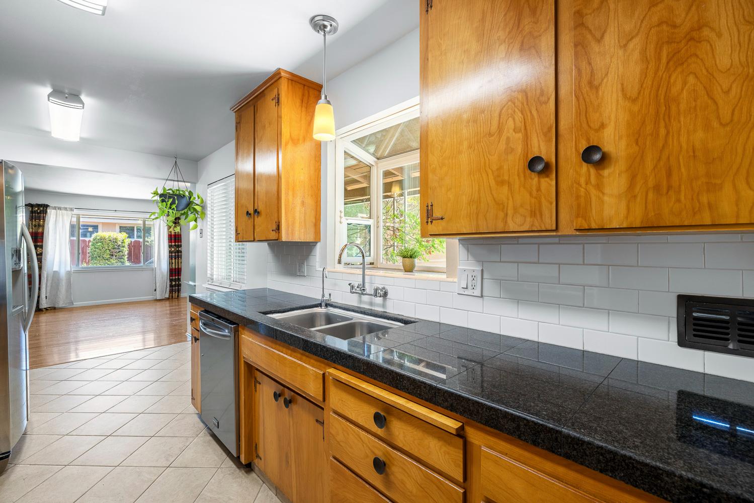 606 W Rialto Ave, Fresno, CA 93705