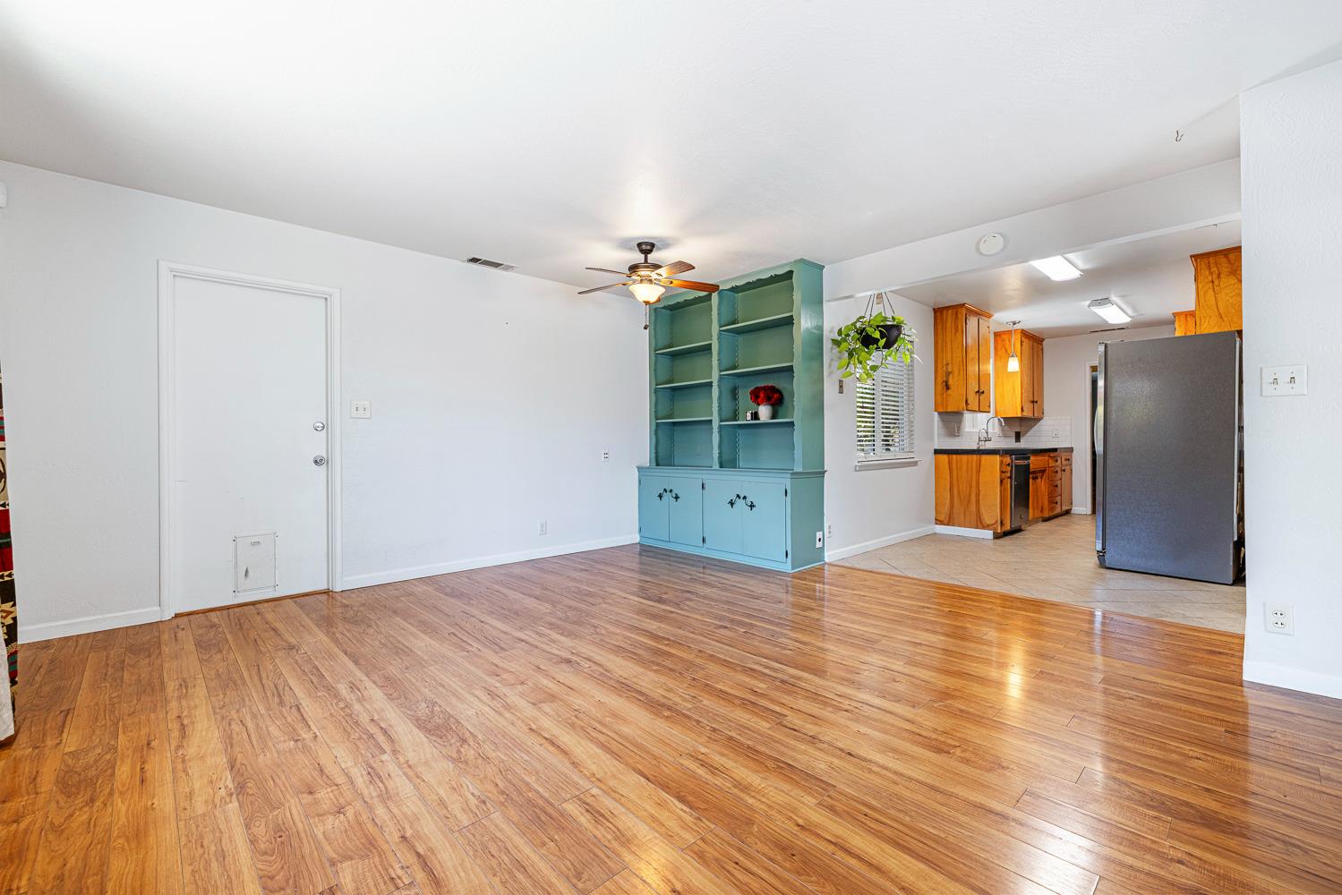 606 W Rialto Ave, Fresno, CA 93705