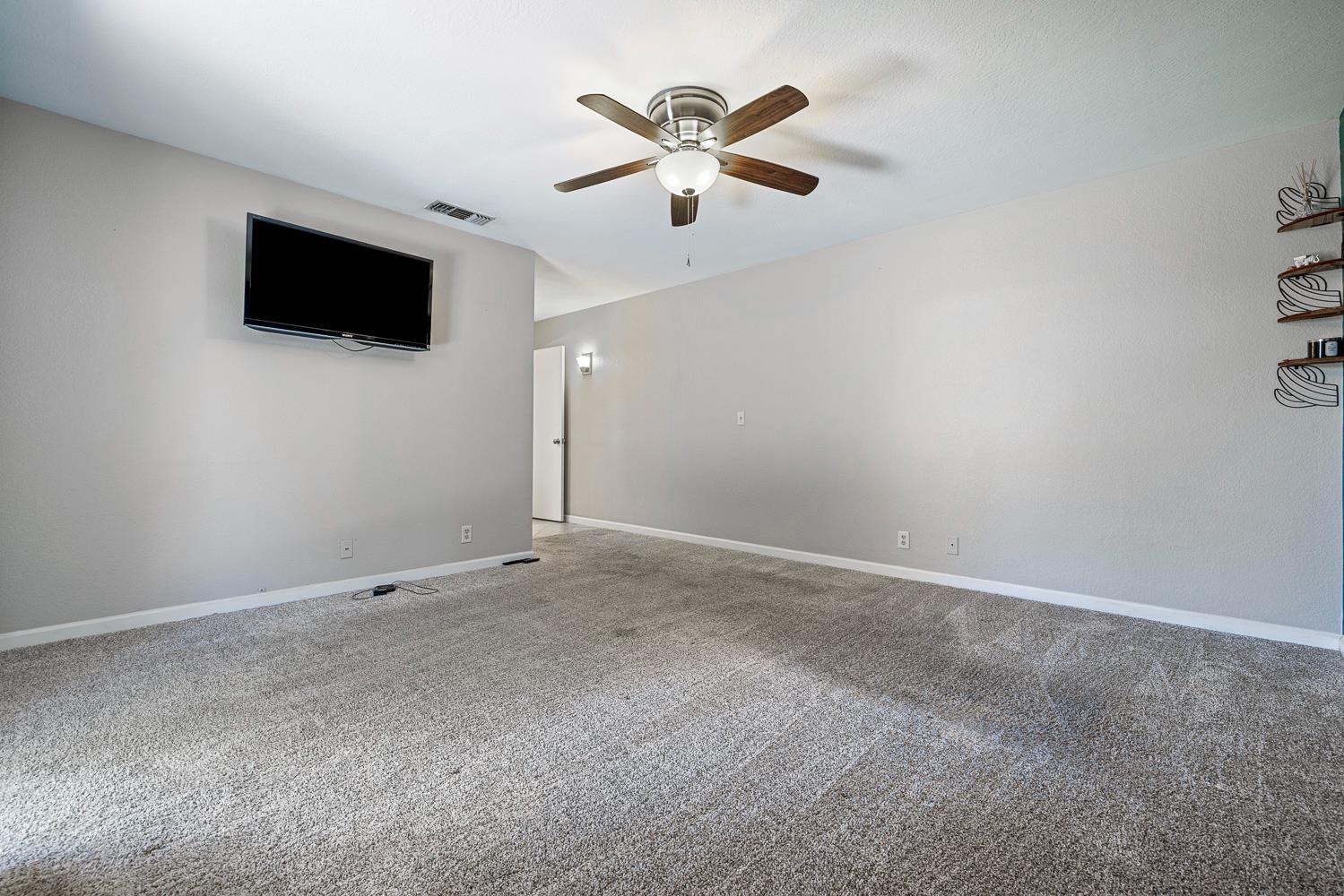 606 W Rialto Ave, Fresno, CA 93705