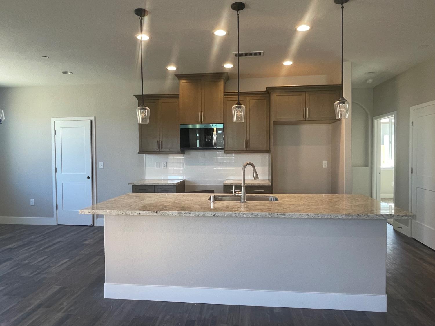 16249 W David Ave, Kerman, CA 93630