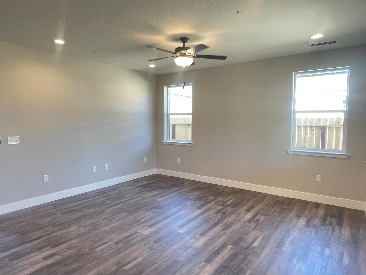 16249 W David Ave, Kerman, CA 93630
