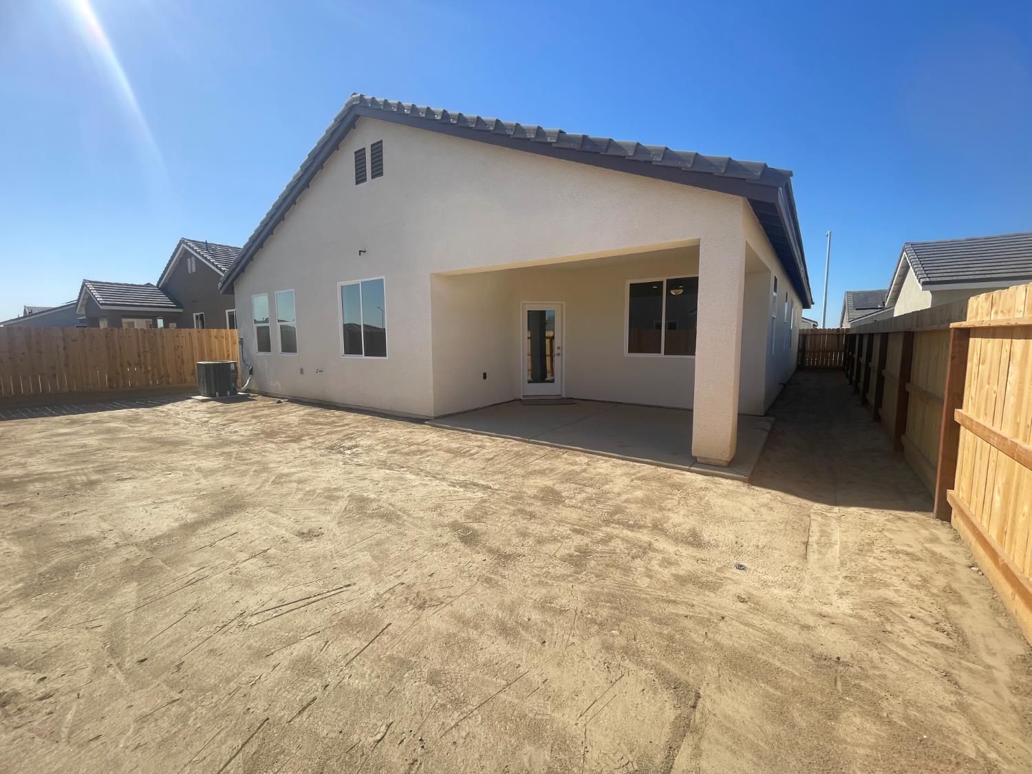 16249 W David Ave, Kerman, CA 93630