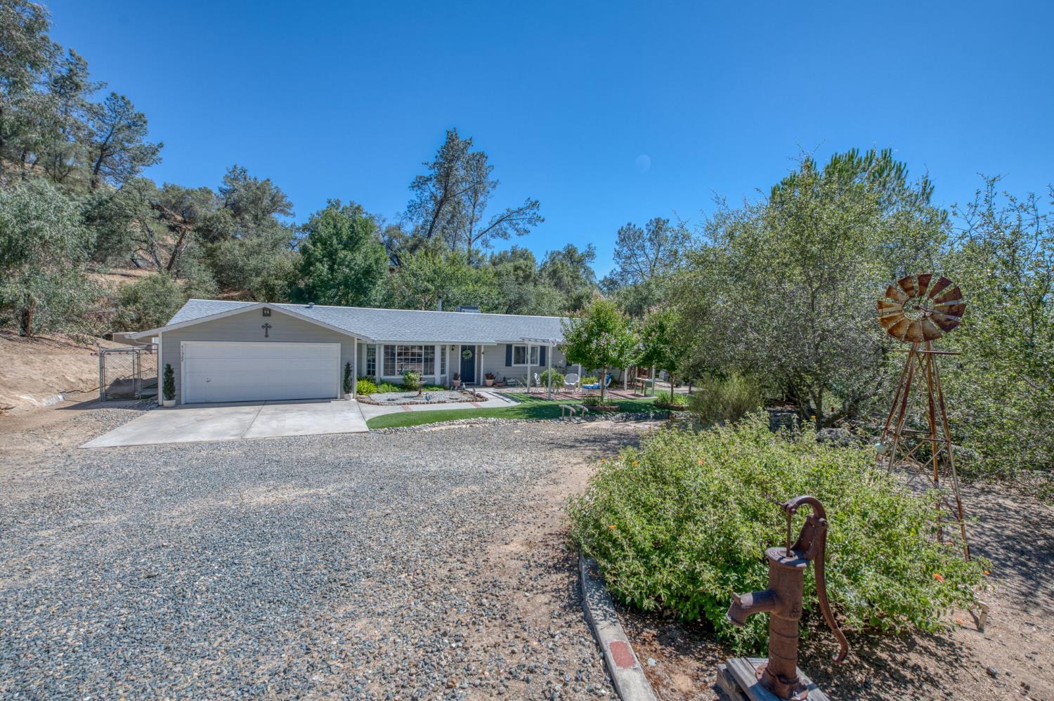 41322 Long Hollow Dr, Coarsegold, CA 93614