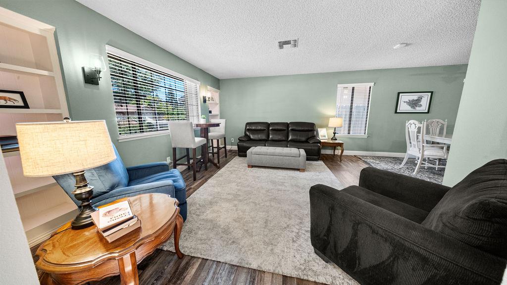 646 W Polson Ave, Clovis, CA 93612