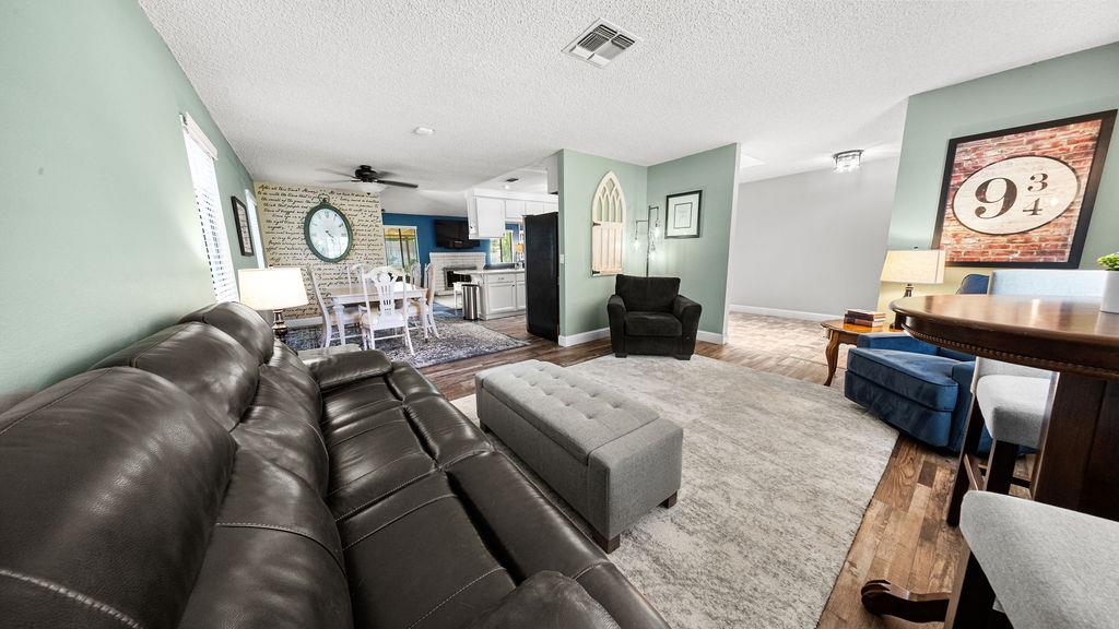 646 W Polson Ave, Clovis, CA 93612