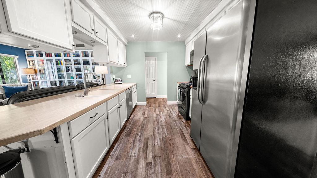 646 W Polson Ave, Clovis, CA 93612