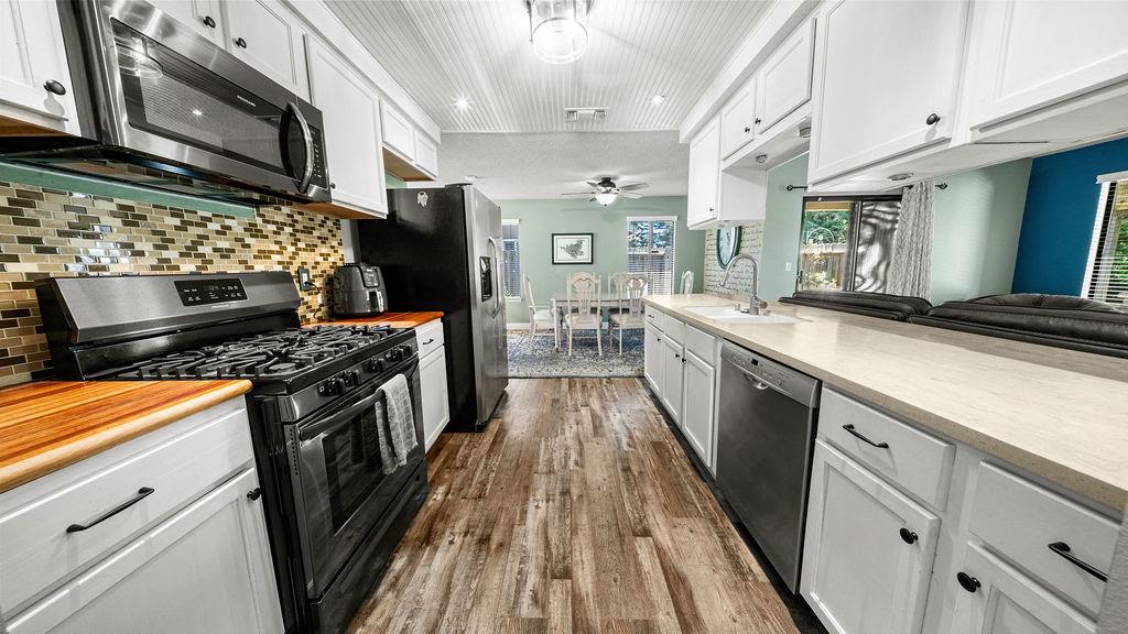 646 W Polson Ave, Clovis, CA 93612