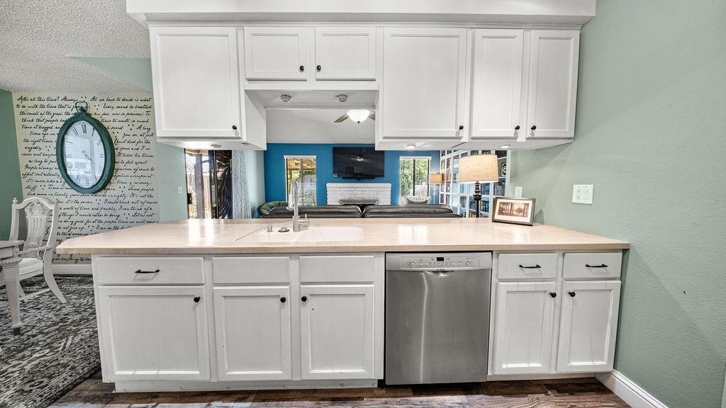 646 W Polson Ave, Clovis, CA 93612