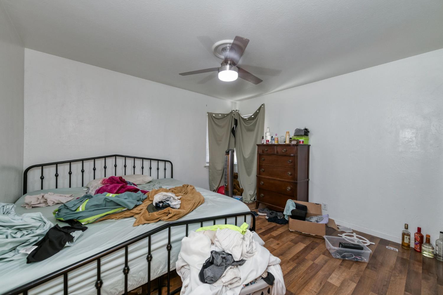 1023 E Lansing Way, Fresno, CA 93704