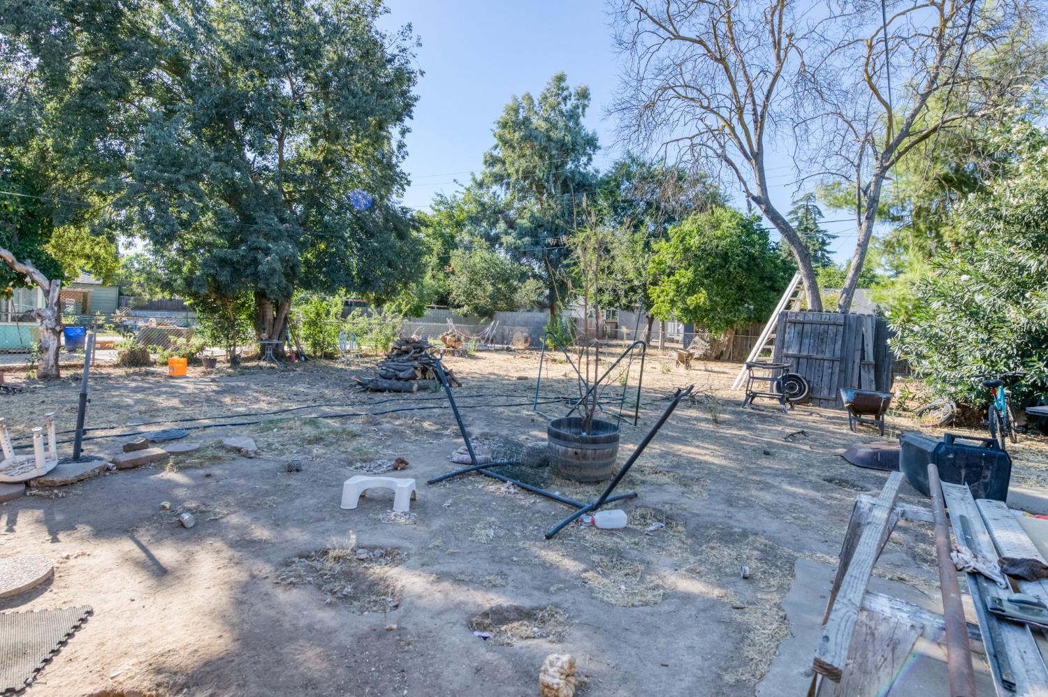 1023 E Lansing Way, Fresno, CA 93704