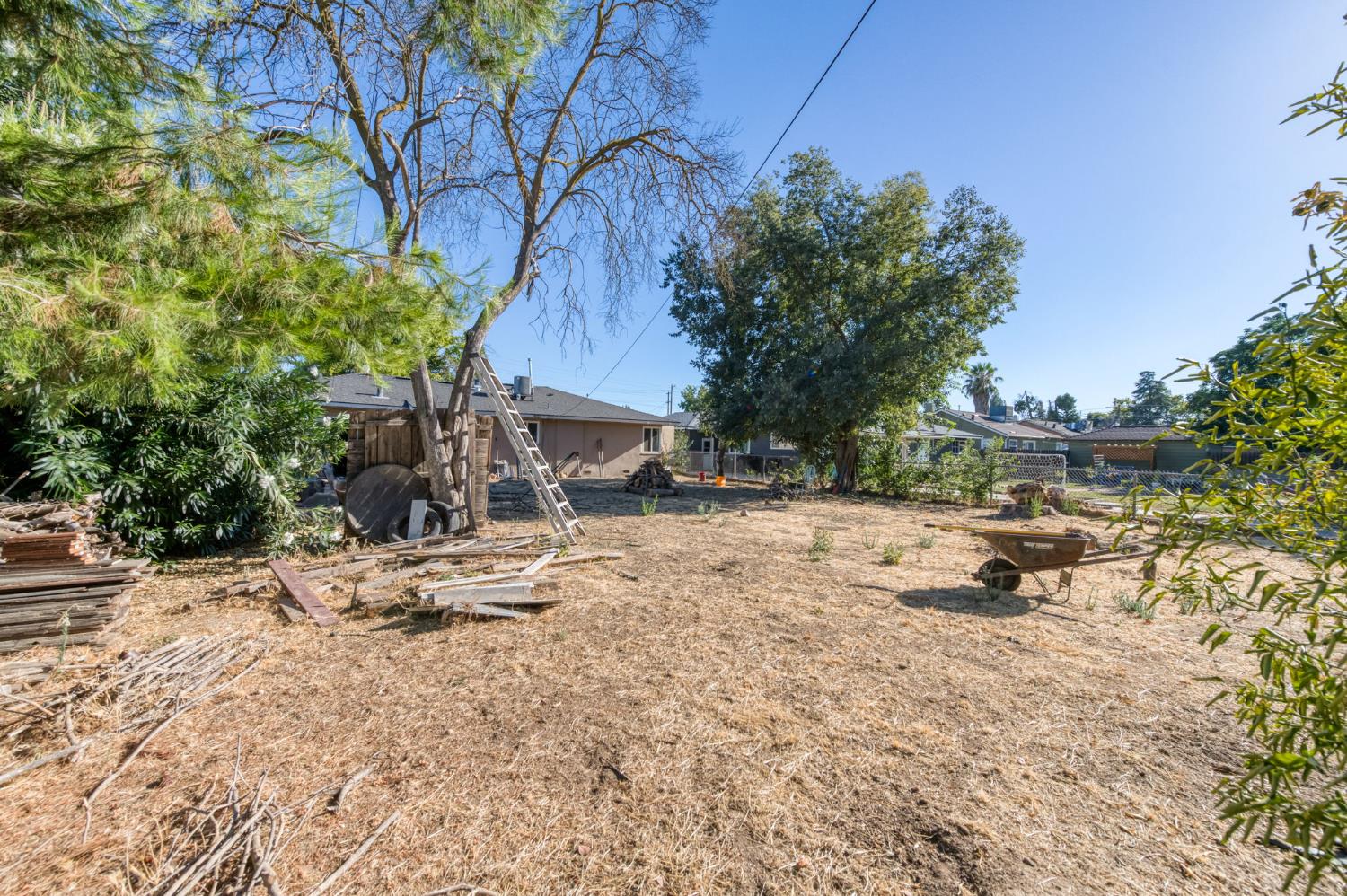 1023 E Lansing Way, Fresno, CA 93704