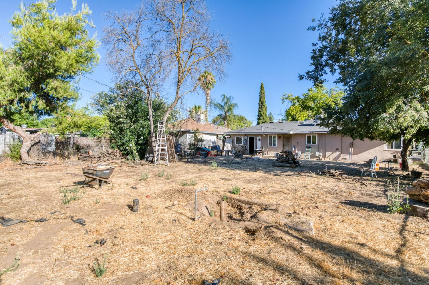 1023 E Lansing Way, Fresno, CA 93704