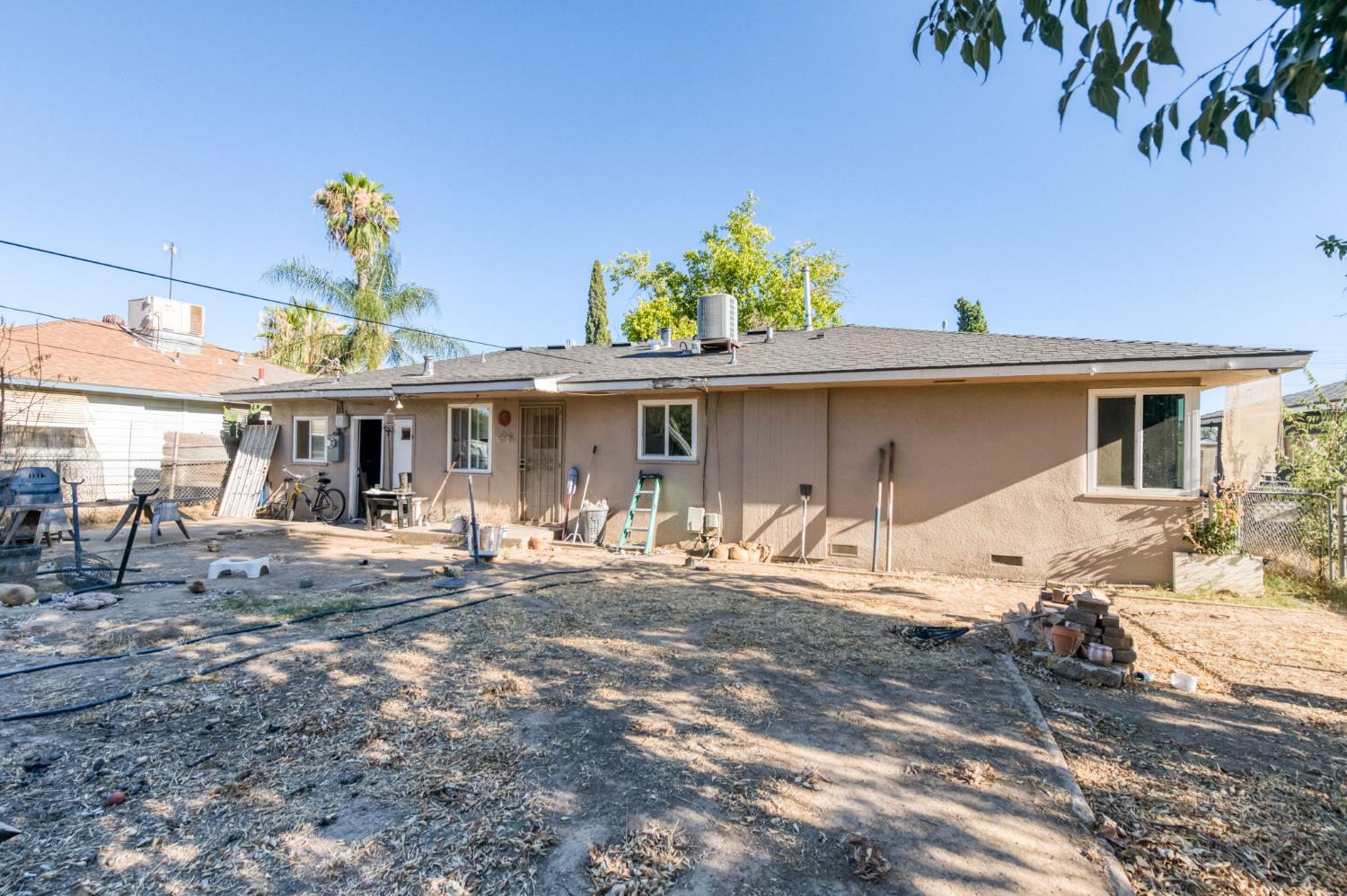 1023 E Lansing Way, Fresno, CA 93704