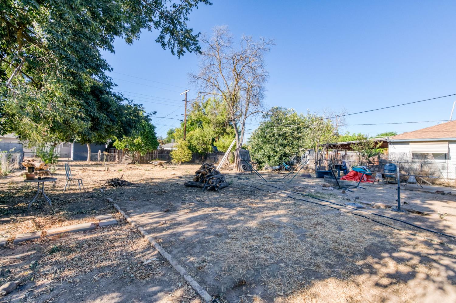 1023 E Lansing Way, Fresno, CA 93704